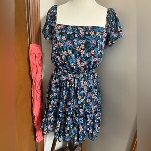 NWOT beautiful floral elastic waist dress by Trixx